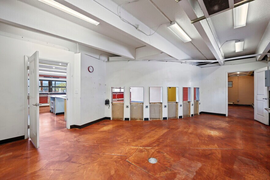 More Photos Of 222 W Midland Ave, Woodland Park Storefront For Sale