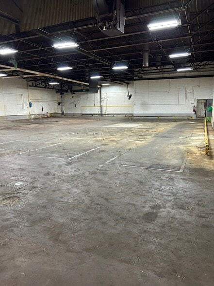 More Photos Of 12301 Farmington Rd, Livonia Food Processing For Sale