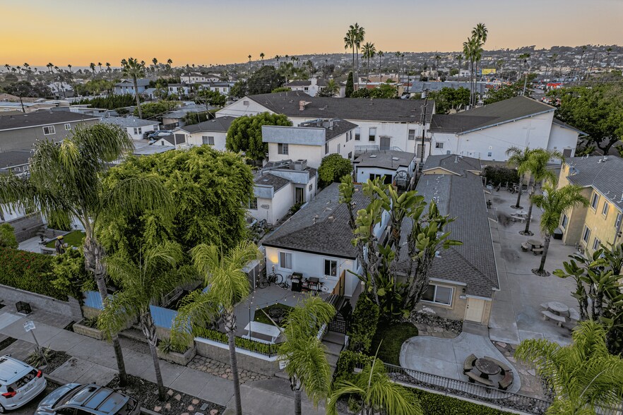 Primary Photo Of 1566 Reed Ave, San Diego Apartments For Sale