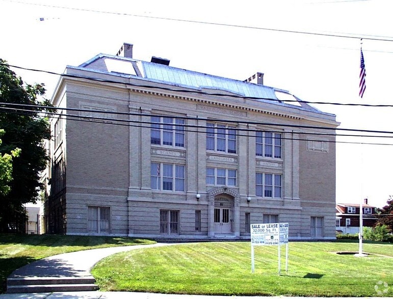Primary Photo Of 81 Croton Ave, Ossining Office For Lease