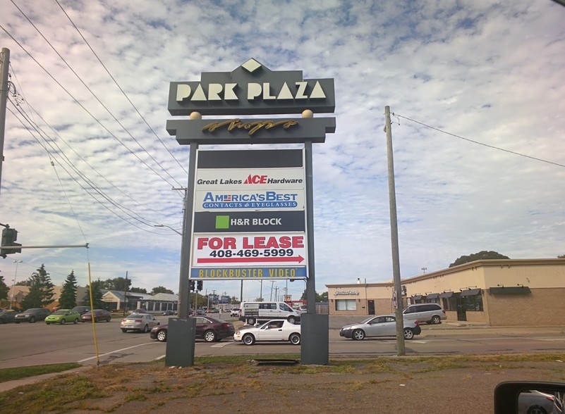 More Photos Of 3574-3760 Fort St, Lincoln Park Unknown For Lease