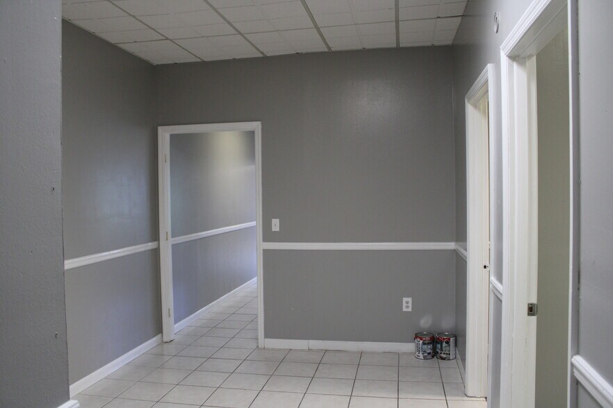 More Photos Of 3632 US Highway 92 E, Lakeland Storefront Retail Office For Lease