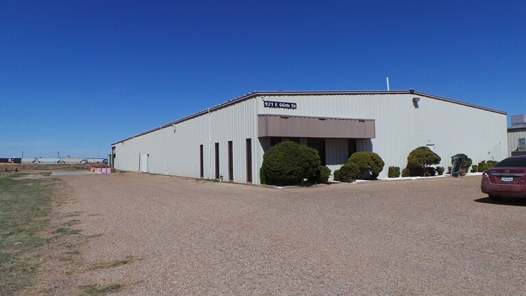 More Photos Of 921 E 66th, Lubbock Warehouse For Sale