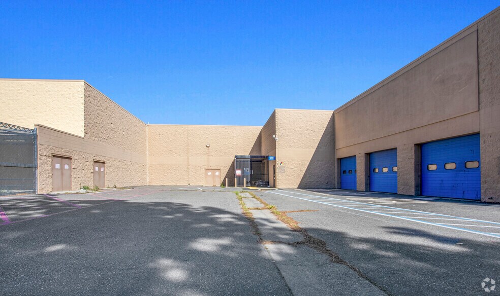 More Photos Of 1670 Mitchell Rd, Ceres General Retail For Lease