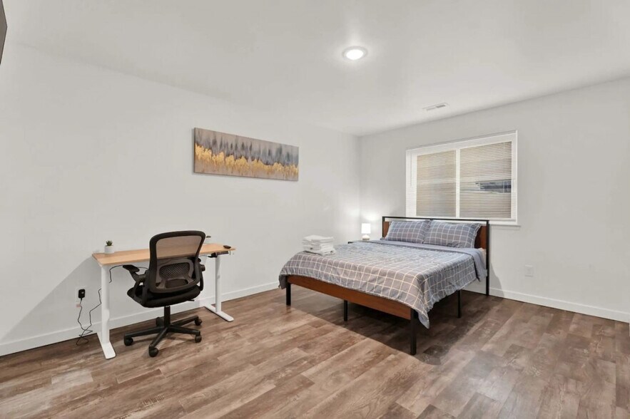 More Photos Of 23210 Middlebelt Rd, Farmington Apartments For Sale