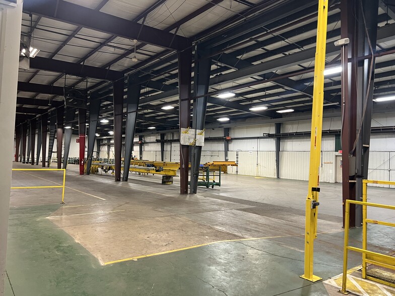 More Photos Of 930 Single Ave, Wausau Manufacturing For Sale