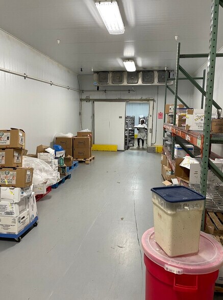 More Photos Of 4731 Bellevue St, Detroit Warehouse For Lease