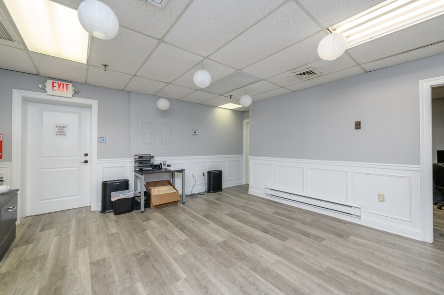 More Photos Of 727 Raritan Rd, Clark Office For Lease