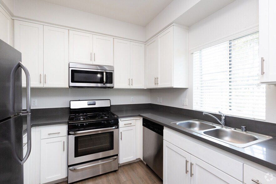 More Photos Of 2336 Crenshaw Blvd, Los Angeles Apartments For Sale