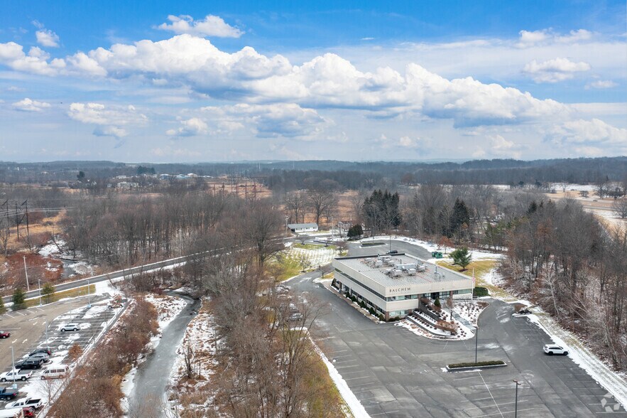 More Photos Of 52 Sunrise Park Rd, New Hampton Office For Lease