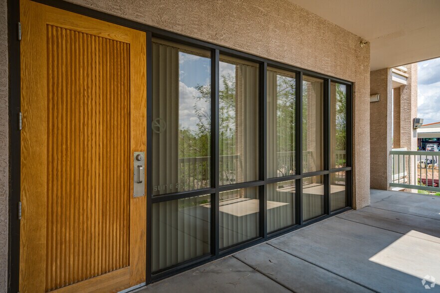 More Photos Of 2550 N Thunderbird Cir, Mesa Office For Sale