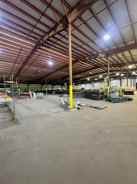 More Photos Of 1301 Industrial Park Rd, Mountain Grove Warehouse For Lease