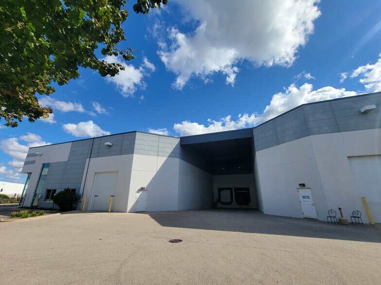 More Photos Of 1155 Bowes Rd, Elgin Warehouse For Lease