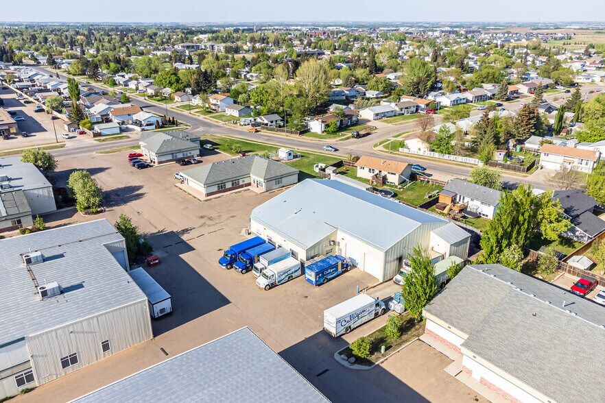 More Photos Of 2711 50 Av, Lloydminster Industrial For Sale