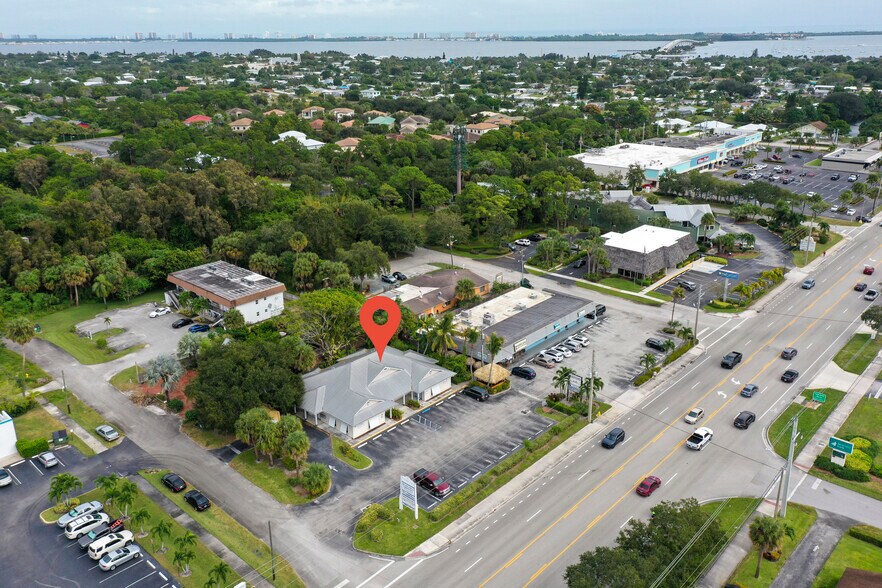 More Photos Of 947-953 NE Jensen Beach Blvd, Jensen Beach Office For Sale