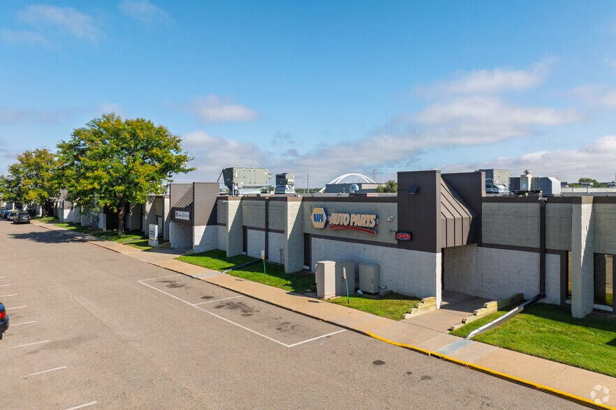 More Photos Of 2800-2930 2nd St N, Minneapolis Light Manufacturing For Sale