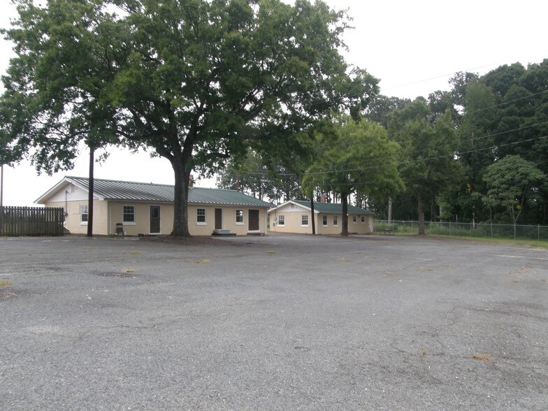 More Photos Of 1625 N US Highway 29, Salisbury Flex For Sale