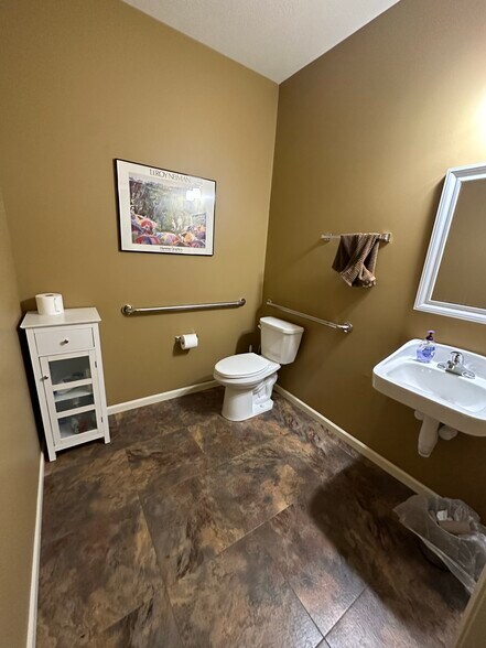 More Photos Of 3609 E Jefferson Blvd, South Bend Office For Lease