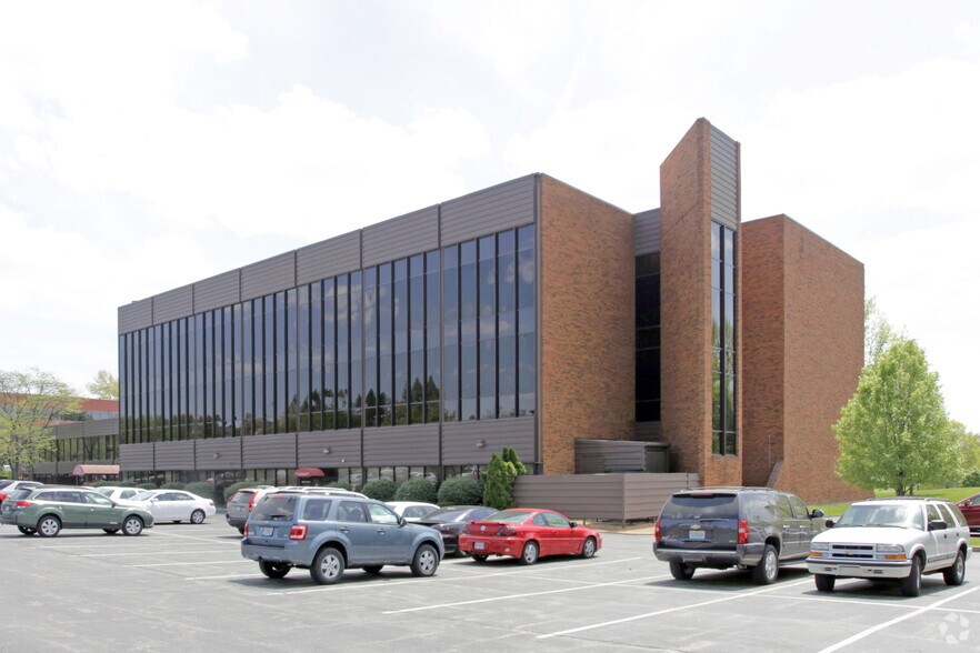 More Photos Of 11475-11477 Olde Cabin Rd, Creve Coeur Office For Lease