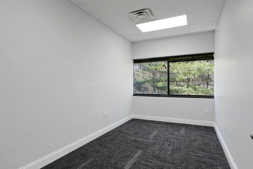 More Photos Of 100 Dutch Hill Rd, Orangeburg Medical For Lease