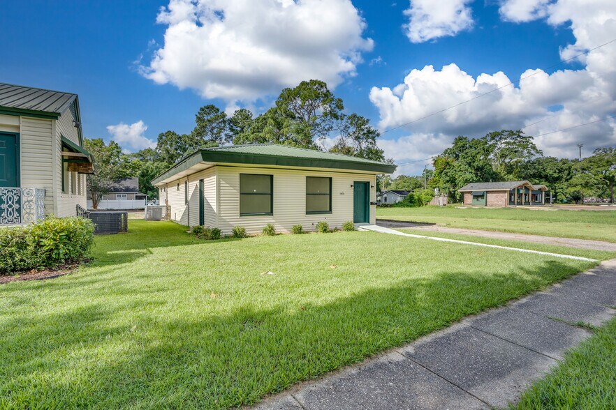 More Photos Of 1403 Spring Hill Ave, Mobile Healthcare For Sale