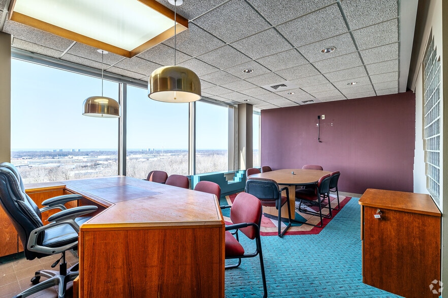 More Photos Of 26300 Euclid Ave, Cleveland Office For Lease