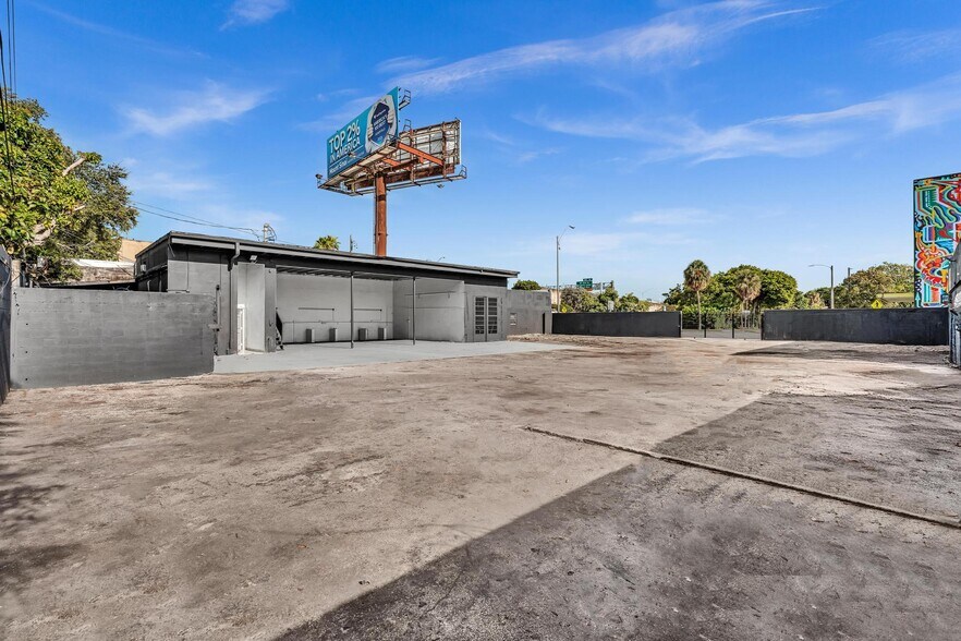 More Photos Of 570 NW 54th St, Miami Auto Repair For Lease