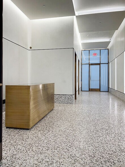 More Photos Of 121 Varick St, New York Loft Creative Space For Lease