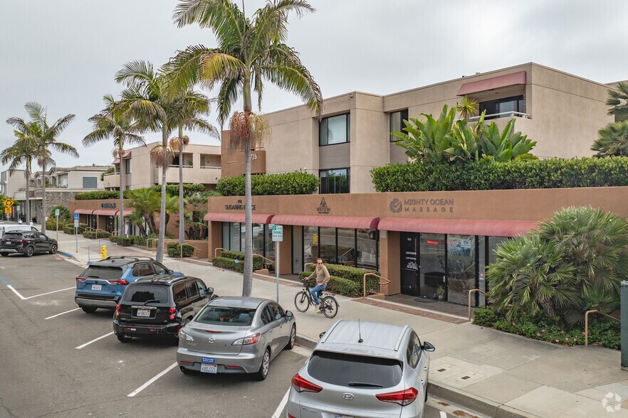 More Photos Of 5724-5726 La Jolla Blvd, La Jolla Apartments For Lease