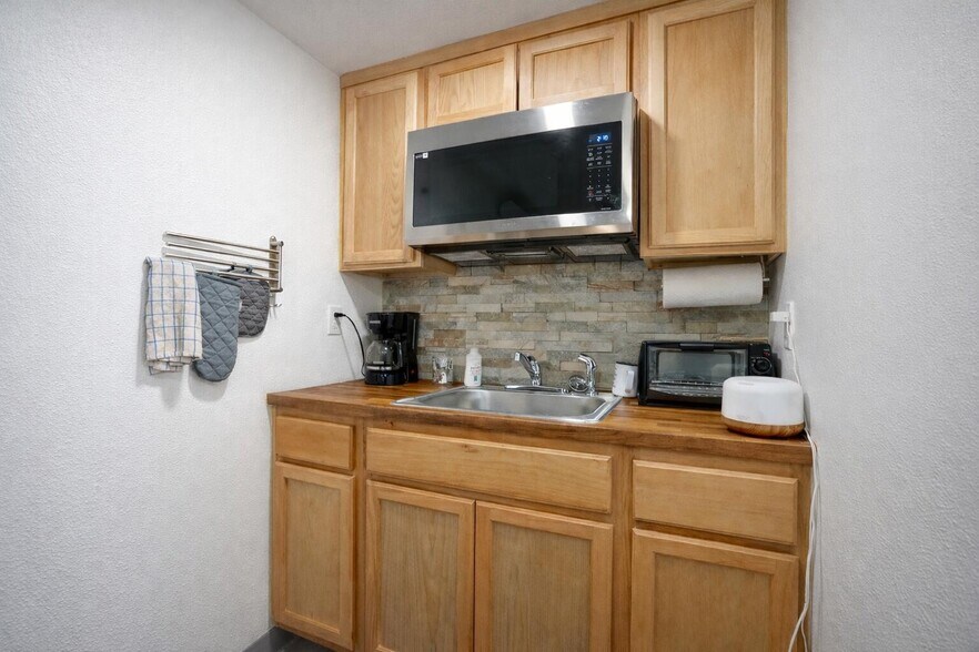 More Photos Of 403 E First St, Trinidad Office For Sale