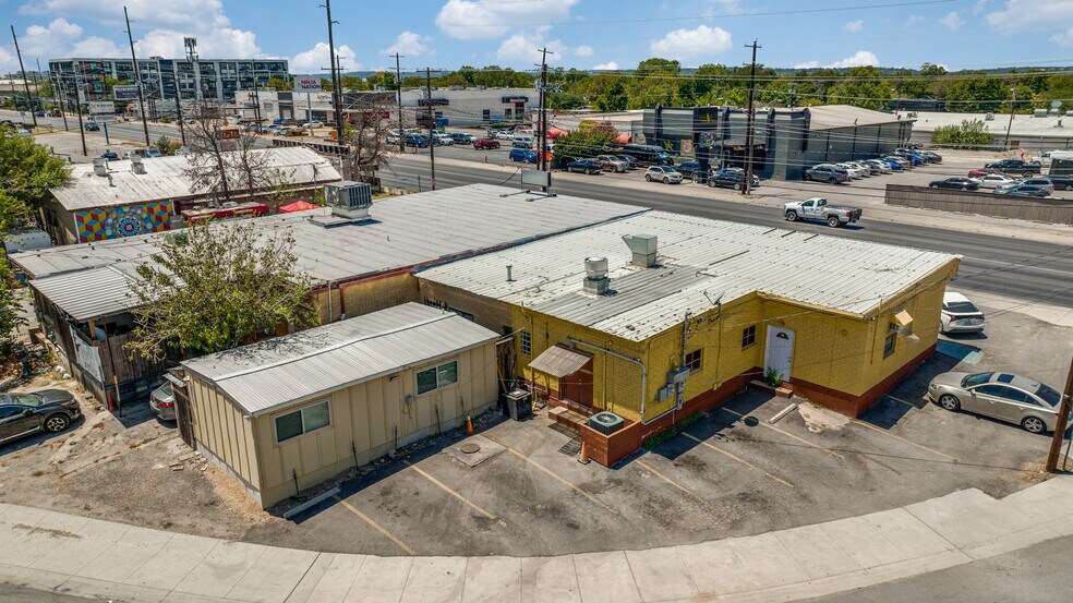More Photos Of 6535-6539 N Lamar Blvd, Austin Storefront For Sale