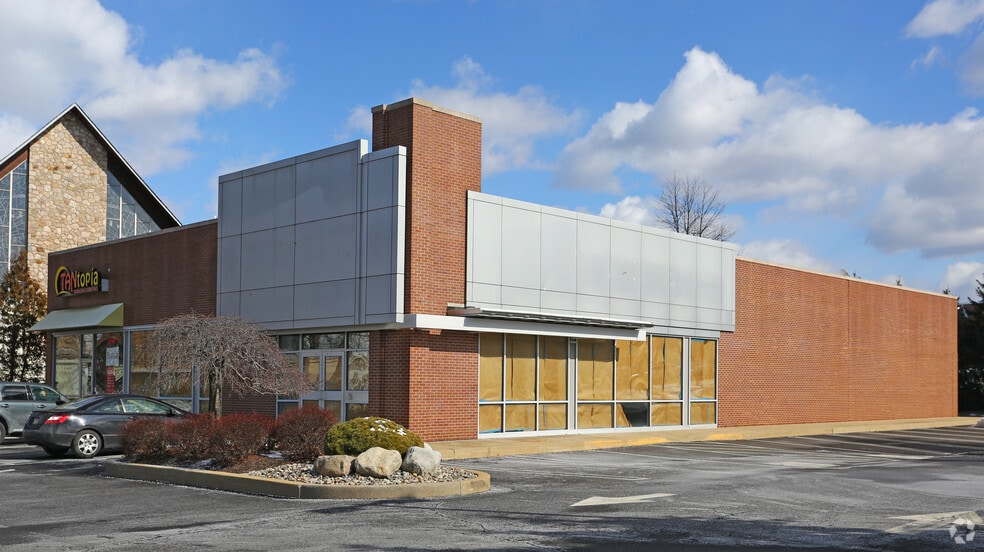 Primary Photo Of 511 2nd Street Pike, Southampton General Retail For Lease