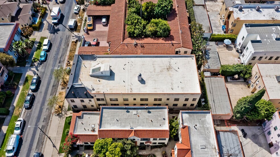 More Photos Of 637 N Spaulding Ave, Los Angeles Apartments For Sale