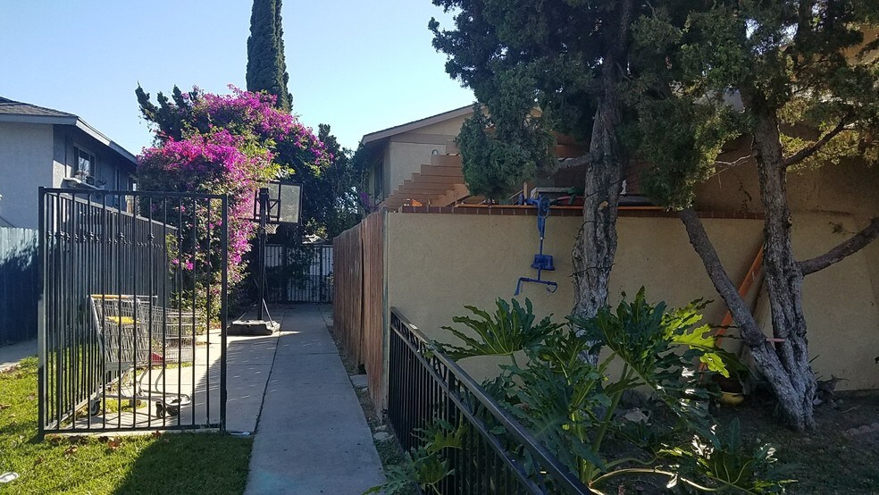 More Photos Of 1908 E Coral Ave, Orange Apartments For Sale