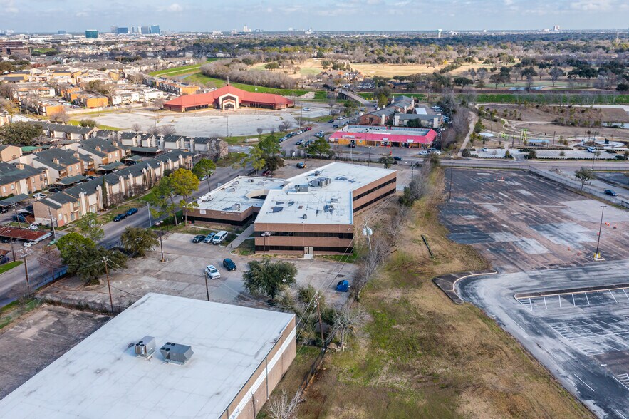 More Photos Of 9207 Country Creek Dr, Houston Office For Sale