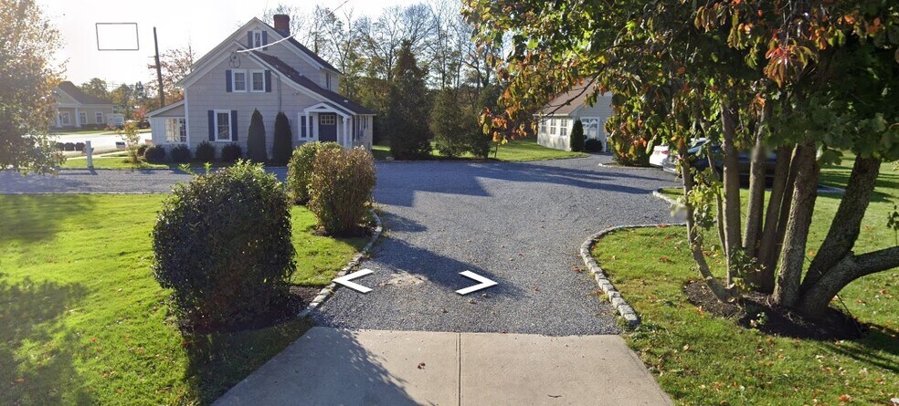 More Photos Of 591 Main St, Center Moriches Apartments For Lease