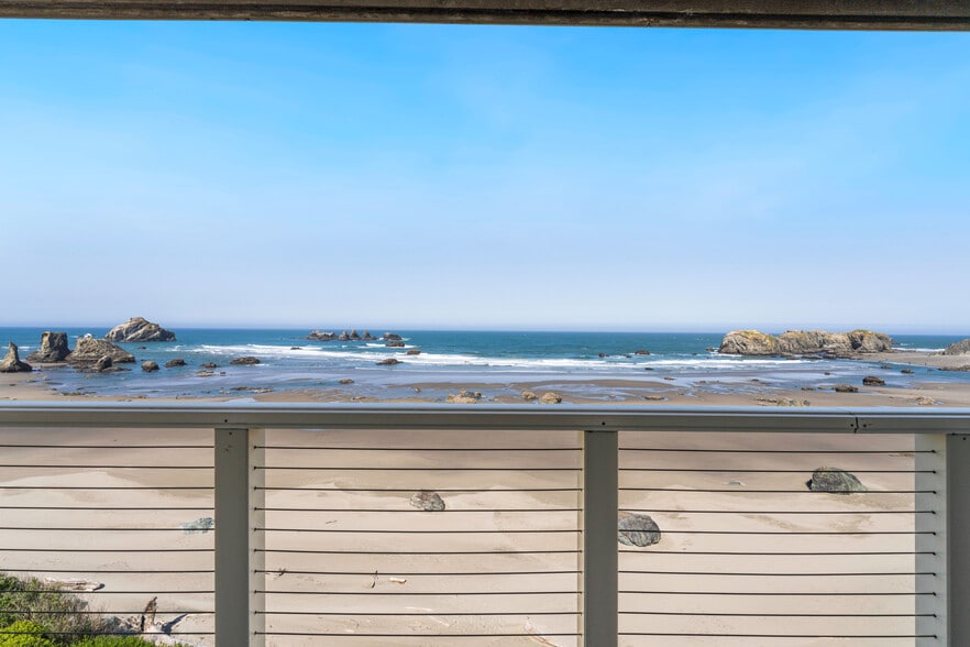 More Photos Of 1865 Beach Loop Dr, Bandon Hotel For Sale