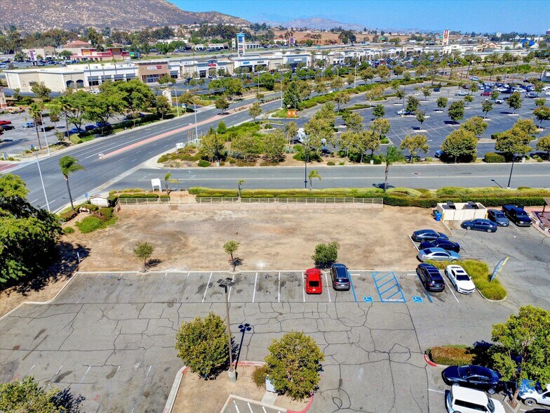 More Photos Of Canyon Springs Parkway, Riverside Land For Lease