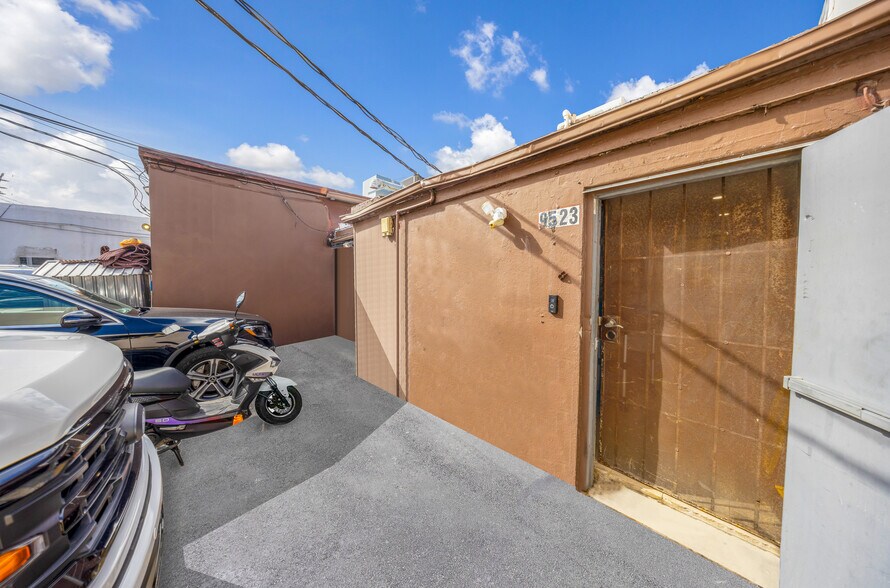 More Photos Of 9517-9523 Harding Ave, Surfside Storefront For Sale