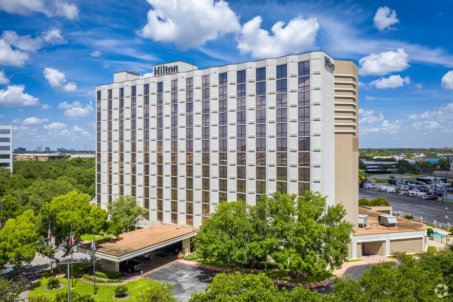 Primary Photo Of 6780 Southwest Fwy, Houston Hotel For Lease