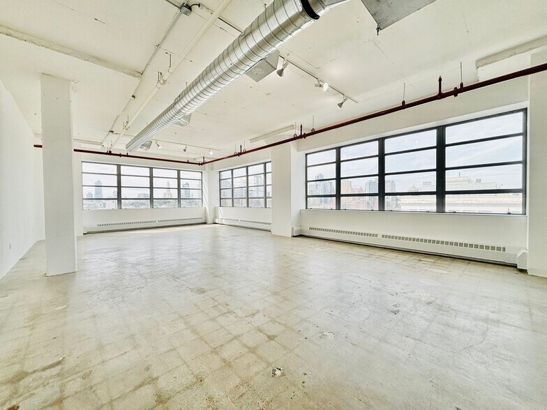 More Photos Of Brooklyn Navy Yard - Building 77, Brooklyn Loft Creative Space For Lease