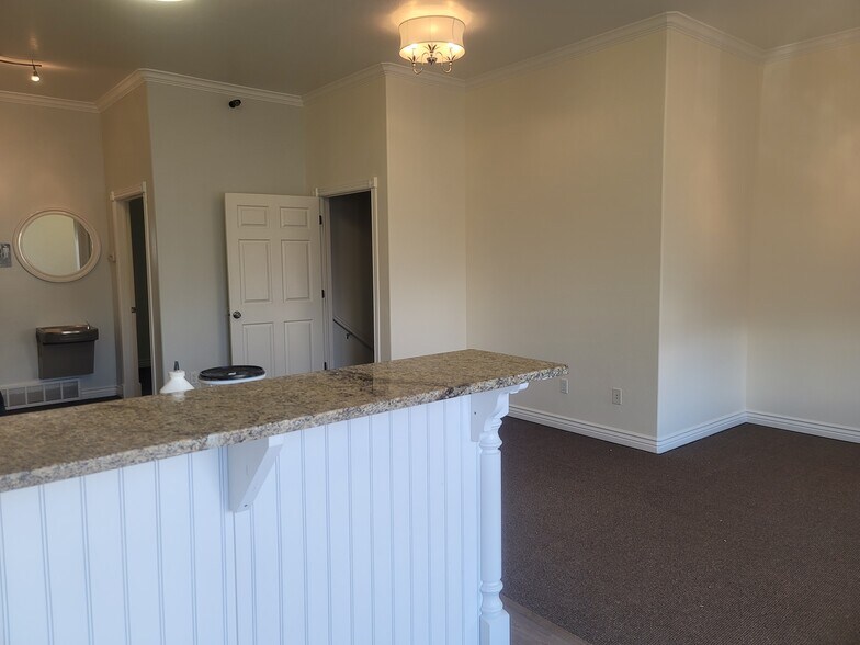 More Photos Of 571-583 W Center St, Pleasant Grove Office For Lease