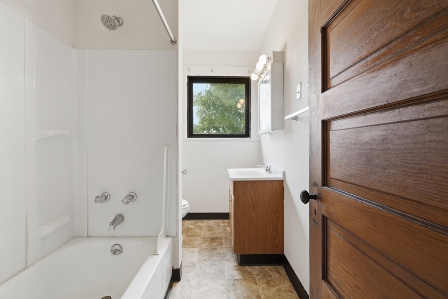 More Photos Of 215 S Braddock Ave, Pittsburgh Apartments For Sale