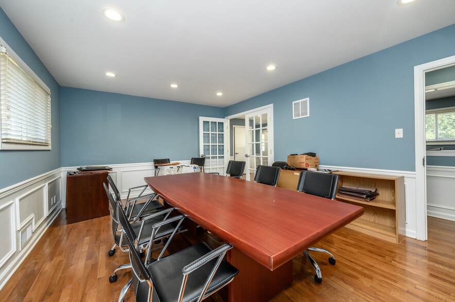 More Photos Of 438 Main St, Spotswood Medical For Sale