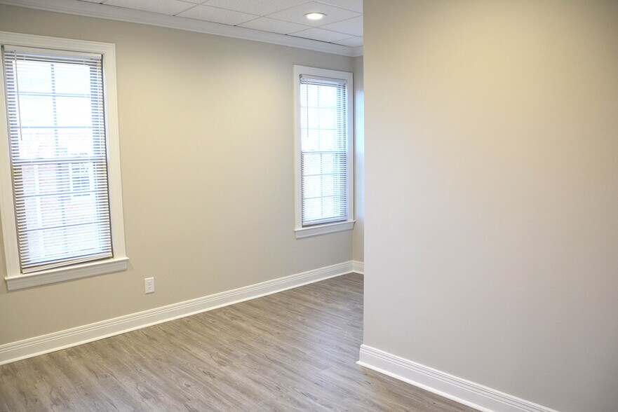 More Photos Of 103 Hazel Path Ct, Hendersonville Office For Lease