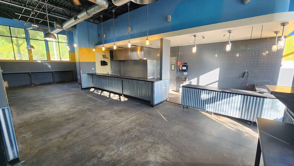 More Photos Of 500-508 Lexington Pky S, Saint Paul Restaurant For Lease