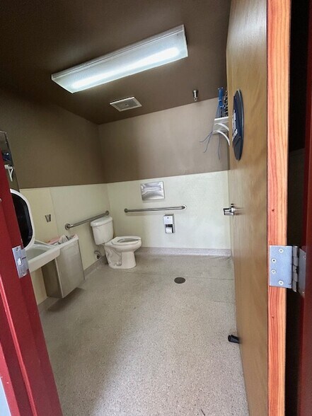 More Photos Of 4470 Yankee Hill Rd, Rocklin Flex For Lease