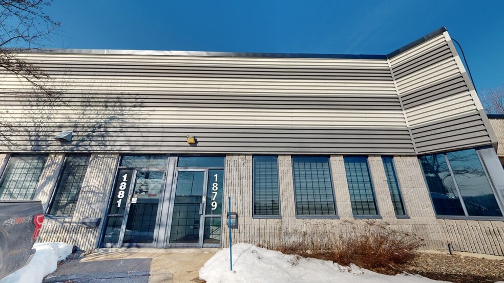 More Photos Of 1875-1905 Boul Lionel-Bertrand, Boisbriand Light Manufacturing For Lease