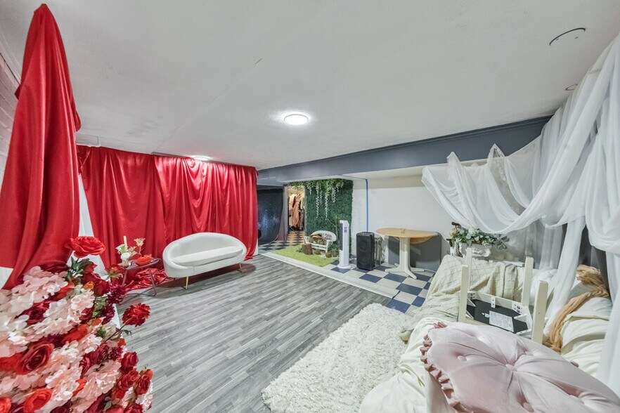 More Photos Of 2440 Sandy Plains Rd, Marietta Office For Sale