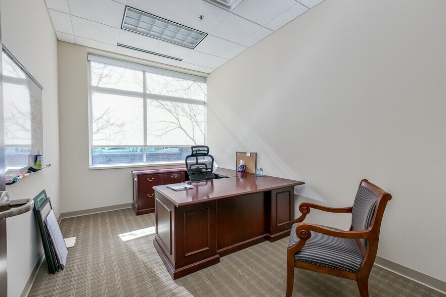 More Photos Of 2624 Patriot Blvd, Glenview Office For Sale